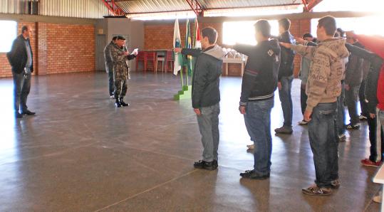 Junta Militar entregou 150 certificados de dispensa de incorporação