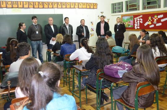 Alunos do ensino médio participam de curso técnico gratuito em Segurança no Trabalho