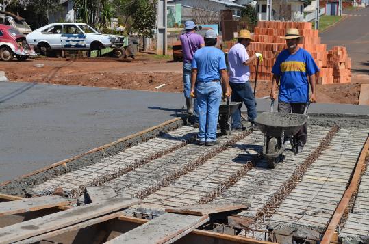 Construção da ponte na Rua Frei Everaldo foi concluída