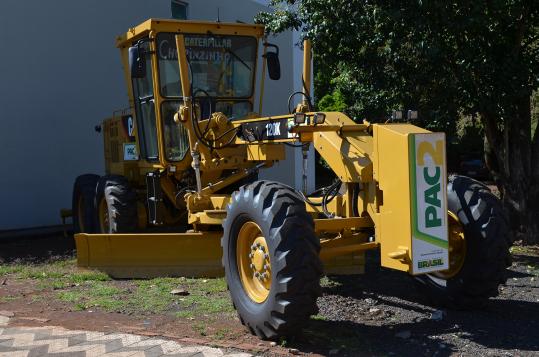 Chopinzinho recebeu motoniveladora do Governo Federal