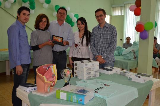 Agentes de Saúde recebem material de trabalho em evento comemorativo