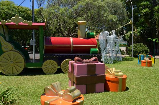 Decoração de natal está sendo instalada em Chopinzinho