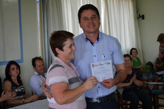 Certificados dos cursos de capacitação foram entregues a 400 mulheres chopinzinhenses