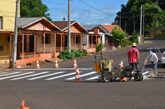 Rua 14 de Dezembro está recebendo sinalização