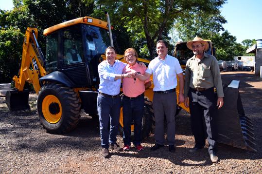 Retroescavadeira no valor de R$ 200 mil foi adquirida