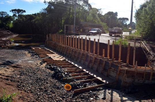 Construção da ponte no bairro São José está em andamento