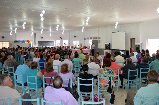 Mais de 250 pessoas comemoraram o Dia do Idoso