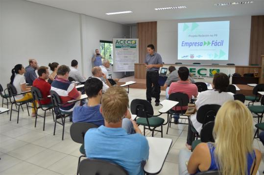 Chopinzinho se prepara para instalar programa Empresa Fácil