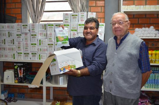 Secretário de Assistência Social recebe doações do Provopar