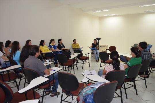 Secretaria de Educação realiza reunião sobre frequência escolar para beneficiários do Bolsa Família