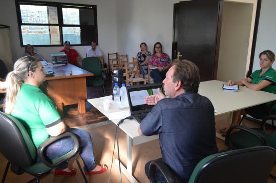 Projeto com Núcleo de Ensino de São Francisco visa que estudantes conheçam empresas locais