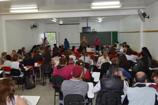 Formação do Tempo Integral reúne 100 profissionais envolvidos com o projeto