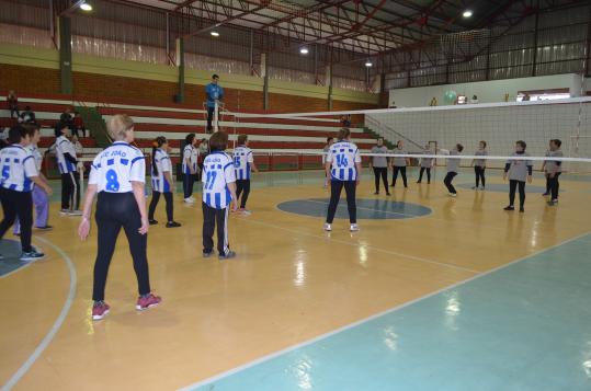 IX Encontro Regional Esportivo e Recreativo da Terceira idade reúne 400 participantes