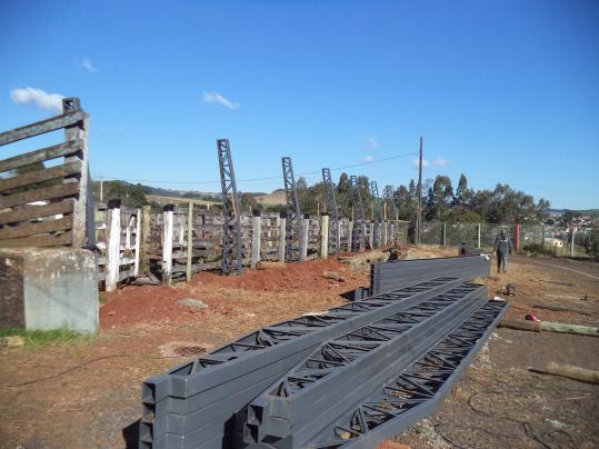 Local de leilões de gado do Município recebe obras de melhorias
