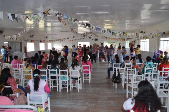 Festa Junina do CRAS Nª Senhora Aparecida reuniu grupos do Dia do Bairro e Projeto dos Idosos