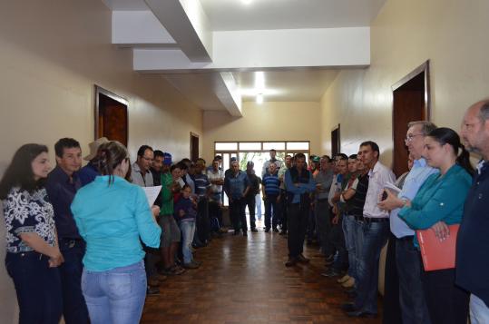 Secretaria de Agricultura recebe equipamentos para Associações