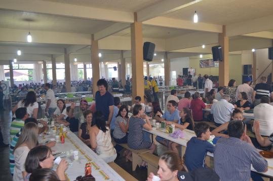 1ª Festa do Prato Típico reúne 600 chopinzinhenses