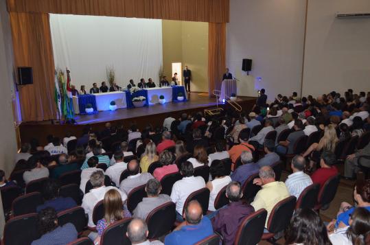 Prefeito Álvaro Scolaro é empossado e inicia trabalhos de 2017