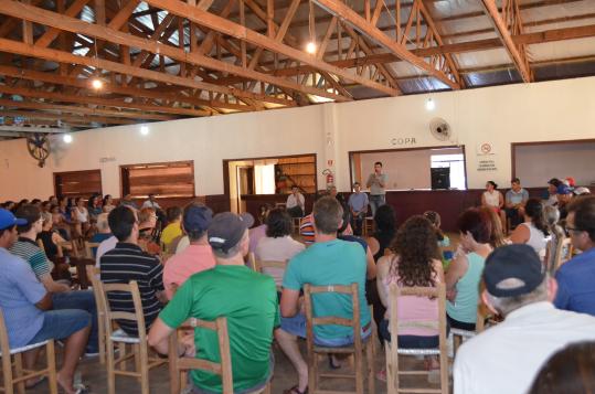 Em início de mandato Prefeito Álvaro se reúne com moradores do Bugre