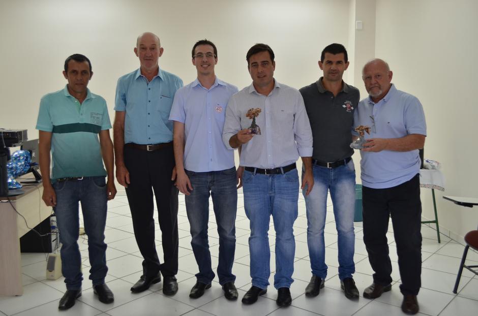 Deputado João Arruda anuncia liberação da documentação para exploração de pedras ametistas em Chopinzinho