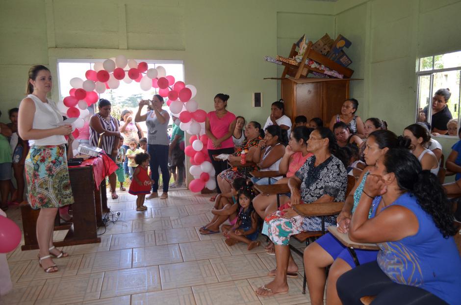 Primeira-dama participa de Dia da Mulher na Aldeia Passo Liso