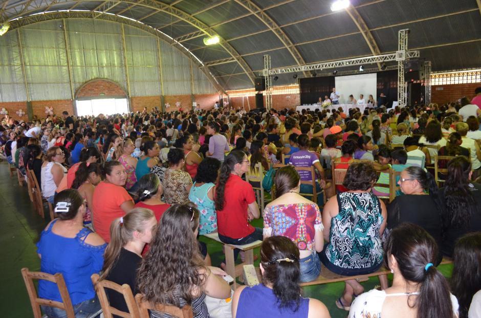 Com mais de 1000 pessoas, Dia da Mulher é celebrado em Chopinzinho