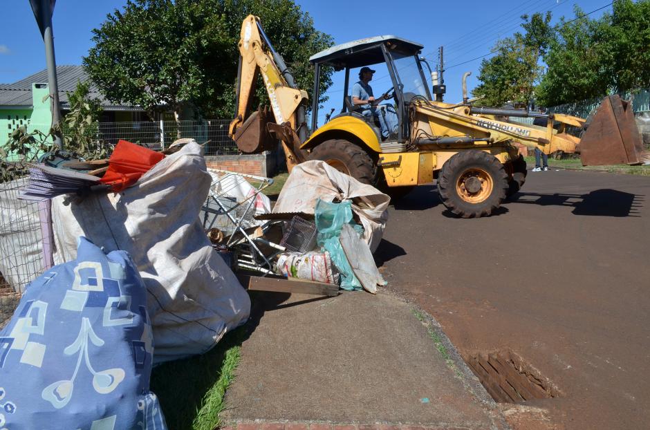 Mutirão de Limpeza contra a Dengue coleta mais de 300 toneladas de lixo