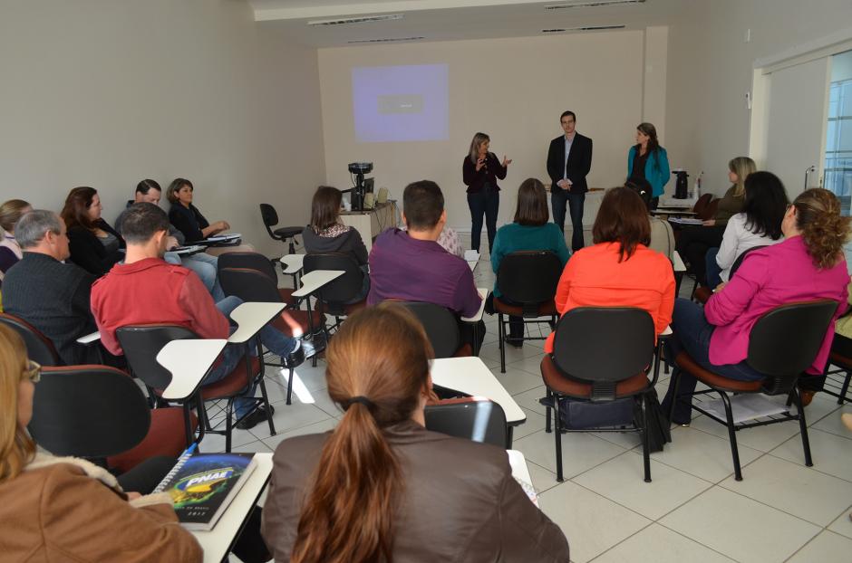 Reunião com oito Municípios aborda a Meta 18 do Plano Nacional de Educação
