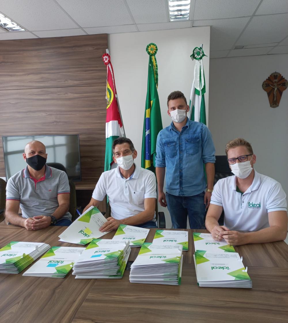 CHOPINZINHO REALIZA REGULARIZAÇÃO FUNDIÁRIA