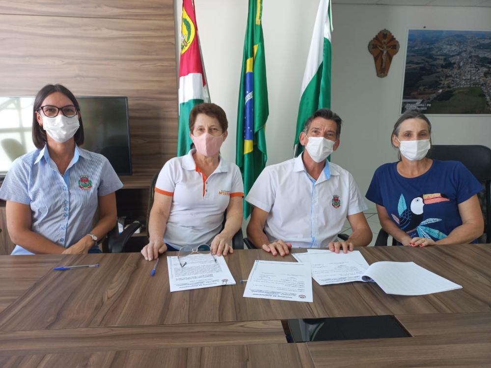 Administração Municipal e APAE formalizam Termo de Fomento.