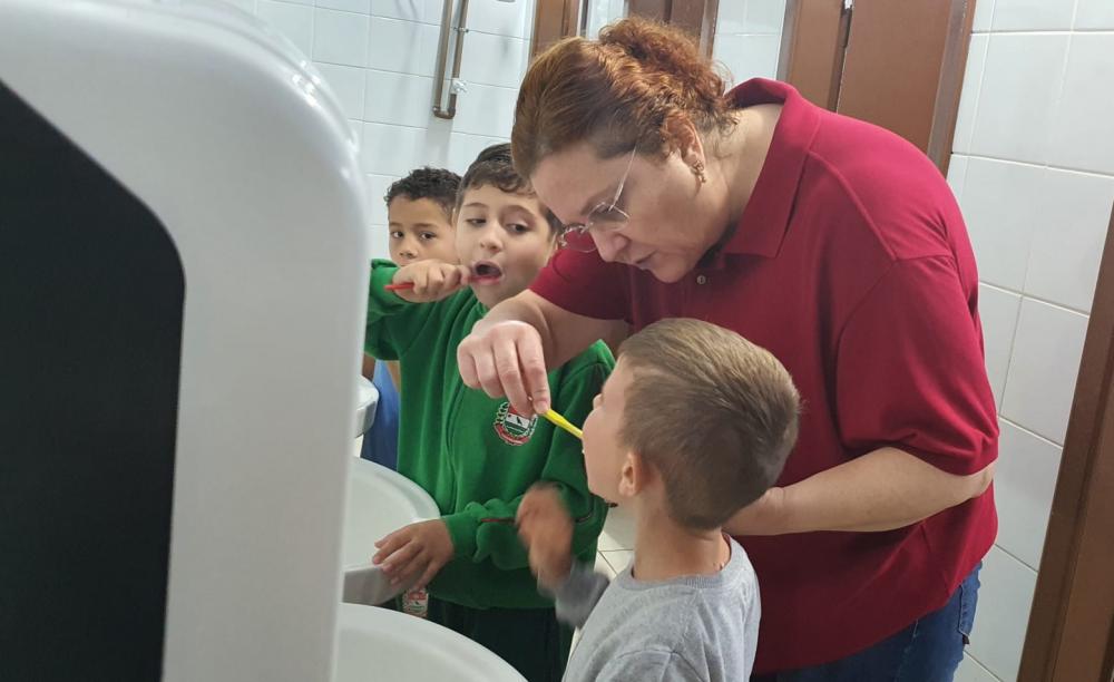 SECRETARIA DE SAÚDE RETOMA AS ATIVIDADES DE HIGIENE BUCAL NAS ESCOLAS DO MUNICÍPIO