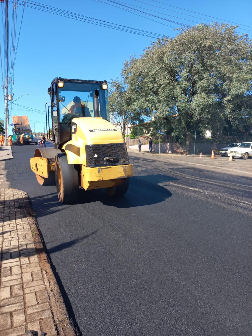 RUAS DO CENTRO DA CIDADE RECEBEM RECAPEAMENTO ASFÁLTICO
