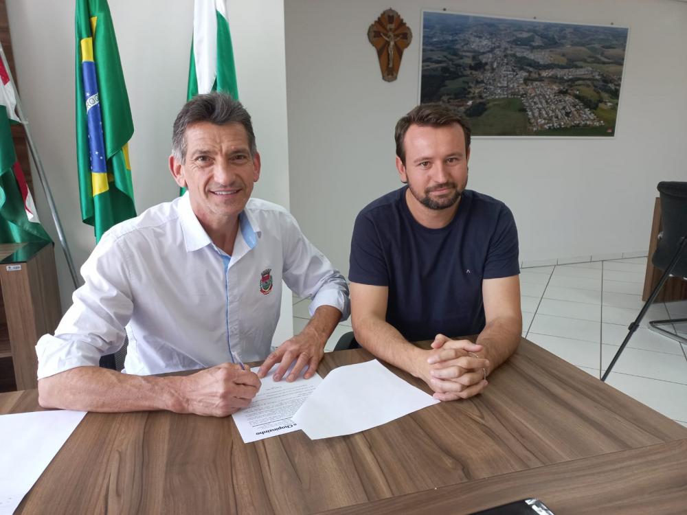 PREFEITO NECO SE AUSENTA DO CARGO E SEU VICE, DANIEL, ASSUME A ADMINISTRAÇÃO PELOS PRÓXIMOS 15 DIAS.