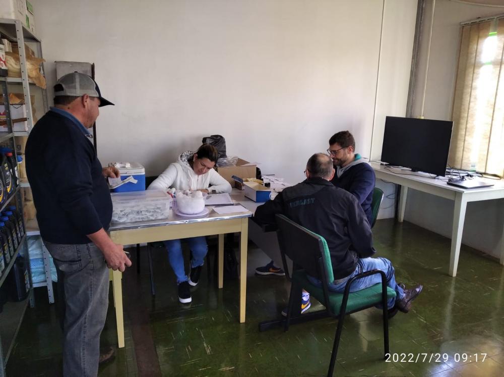 SECRETARIA DE SAÚDE REALIZA CAMPANHA DE ATUALIZAÇÃO DE VACINAS E TESTES RÁPIDOS NAS EMPRESAS DE CHOPINZINHO.