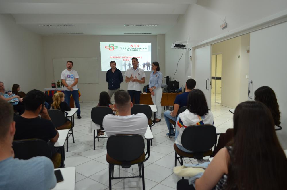 CURSINHO PRÉ-VESTIBULAR TEVE ENCERRAMENTO NESTA SEXTA-FEIRA