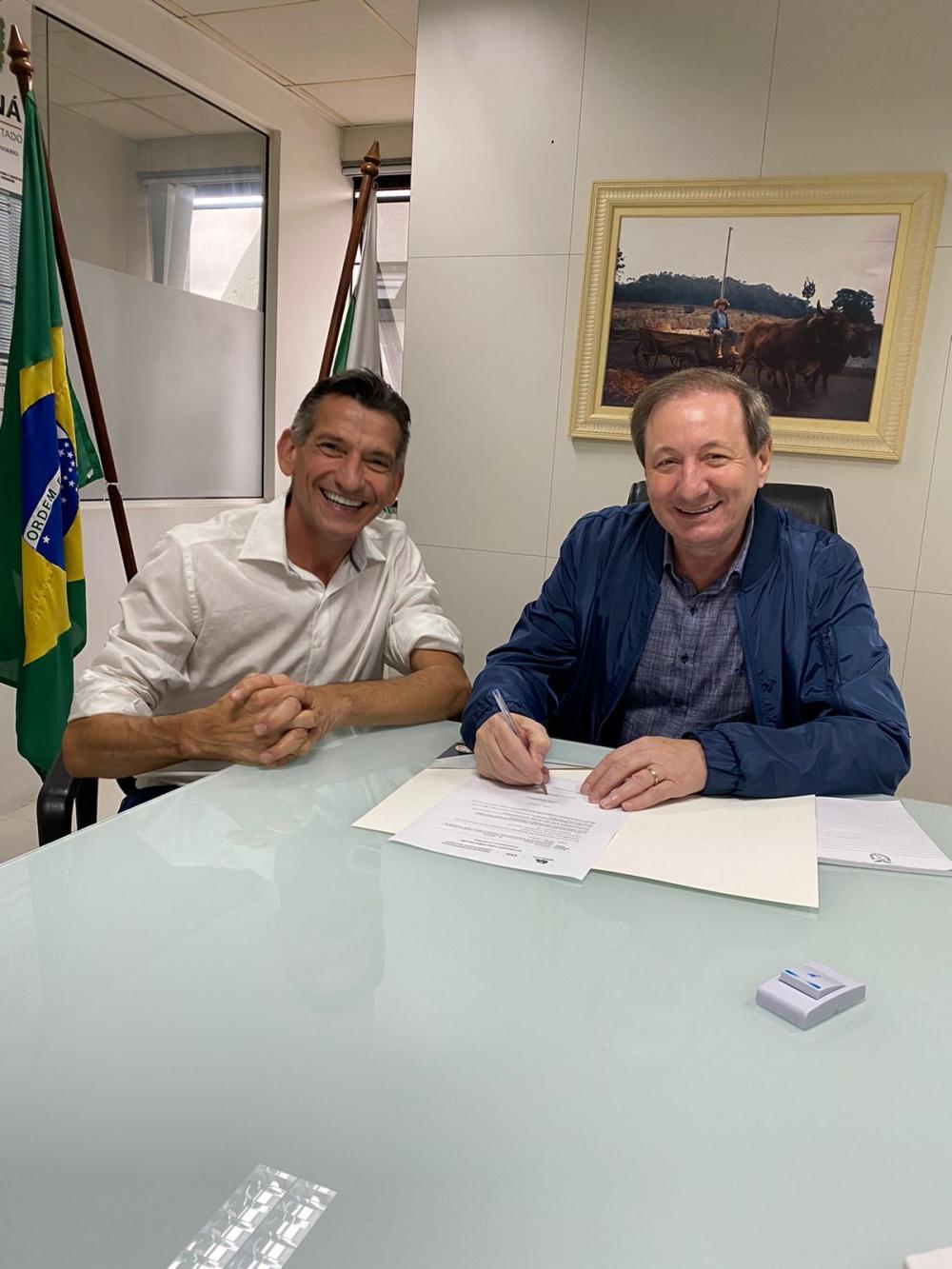 PREFEITO NECO REALIZA A ÚLTIMA VISITA DO ANO À CAPITAL PARA ASSINATURA DE CONVÊNIO DE R$ 6,7 MILHÕES