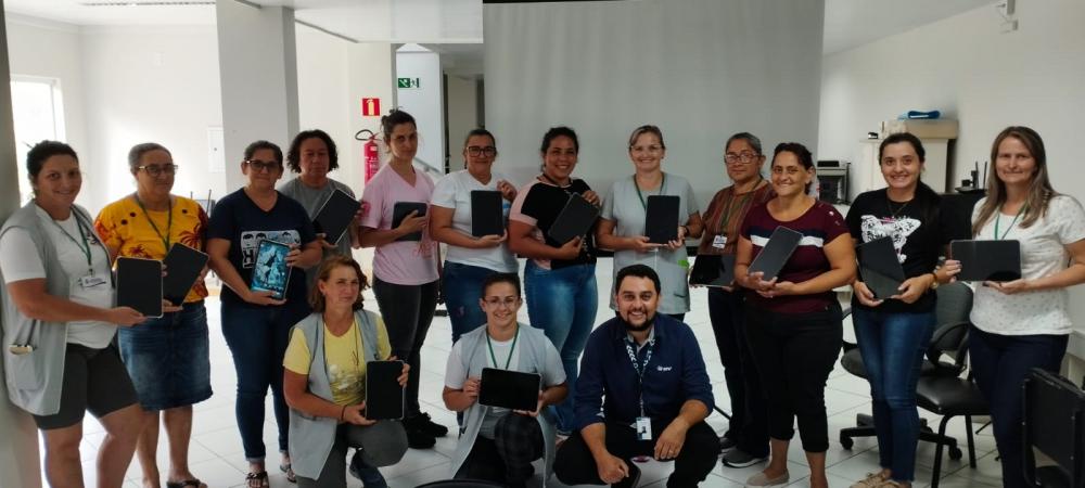 38 TABLETS SÃO ENTREGUES AOS AGENTES COMUNITÁRIOS DE SAÚDE DE CHOPINZINHO