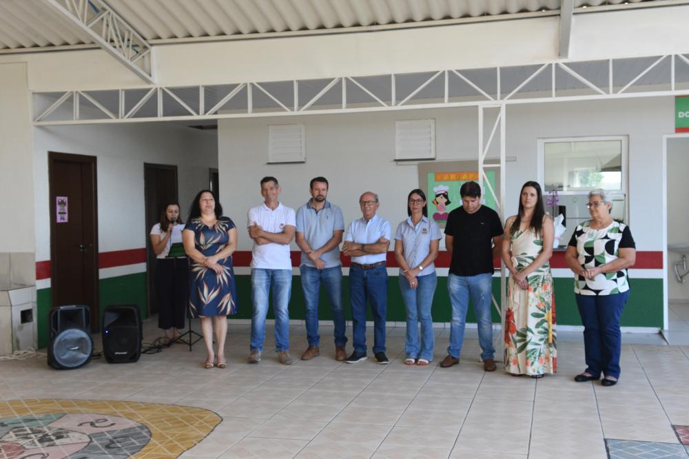 ADMINISTRAÇÃO MUNICIPAL INAUGURA COZINHA NA ESCOLA CORONEL SANTIAGO DANTAS