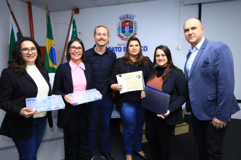 CHOPINZINHO PARTICIPA DA FORMATURA DA 1ª FASE DO PROJETO DE ROBÓTICA.