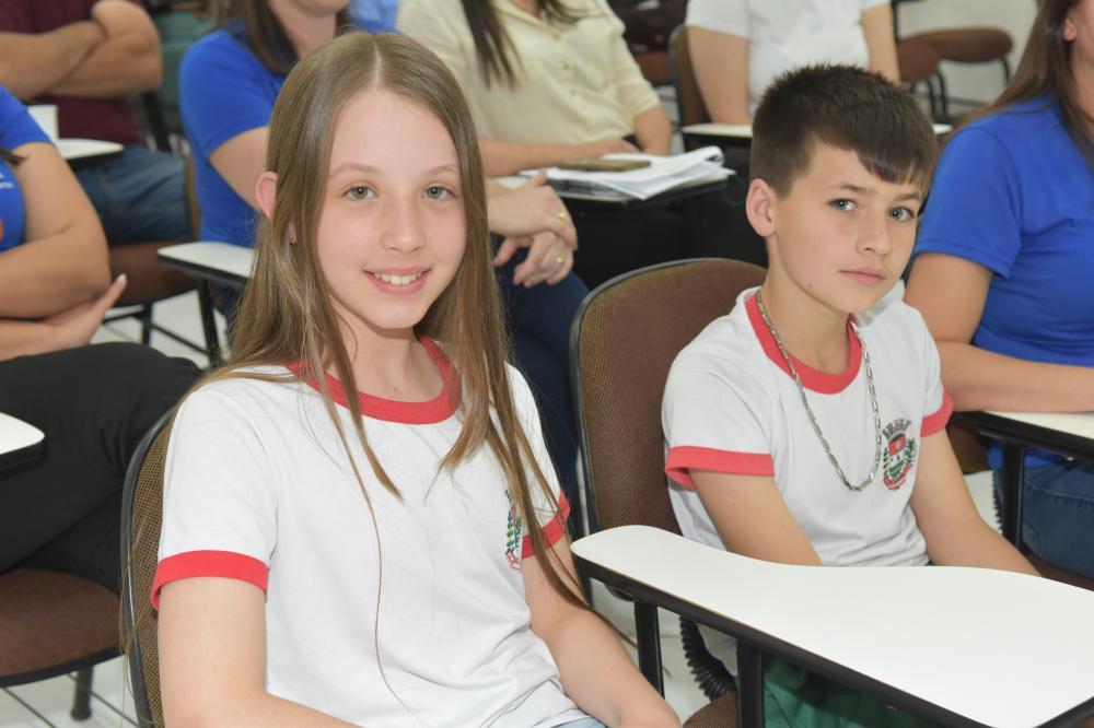 ESCOLA DE CHOPINZINHO CONQUISTA 1º LUGAR NO ESTADO NO CONCURSO MPT