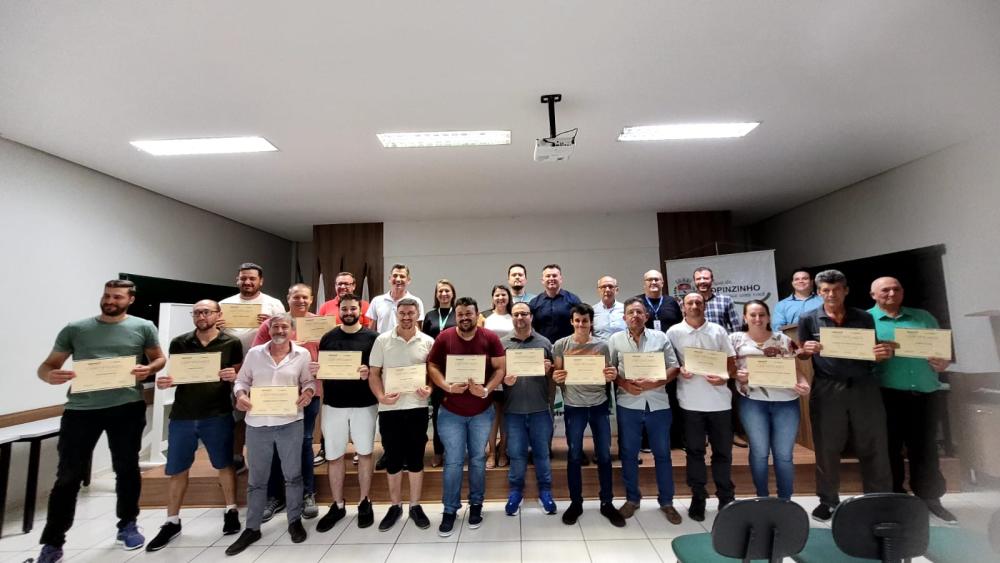 CHOPINZINHO REALIZA CERTIFICAÇÃO DE ALUNOS DO PROGRAMA QUALIFICA PARANÁ.