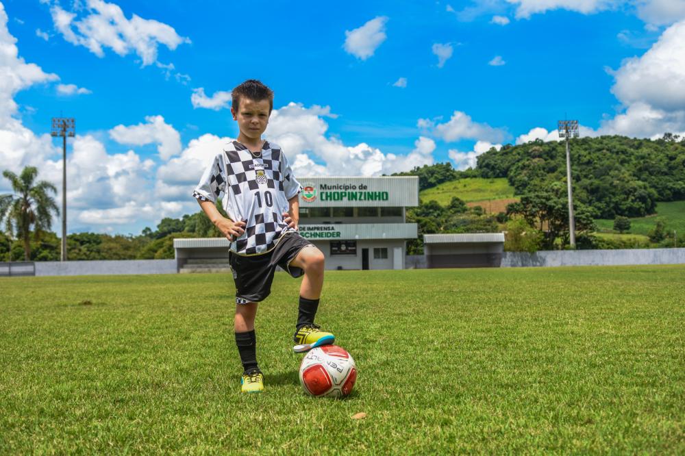 Jovem talento de Chopinzinho é selecionado para treinar na Escola de Futebol do Grêmio