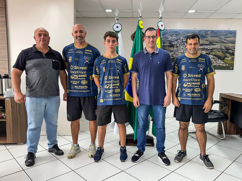 Chopinzinho conquista primeira medalha nacional no Badminton